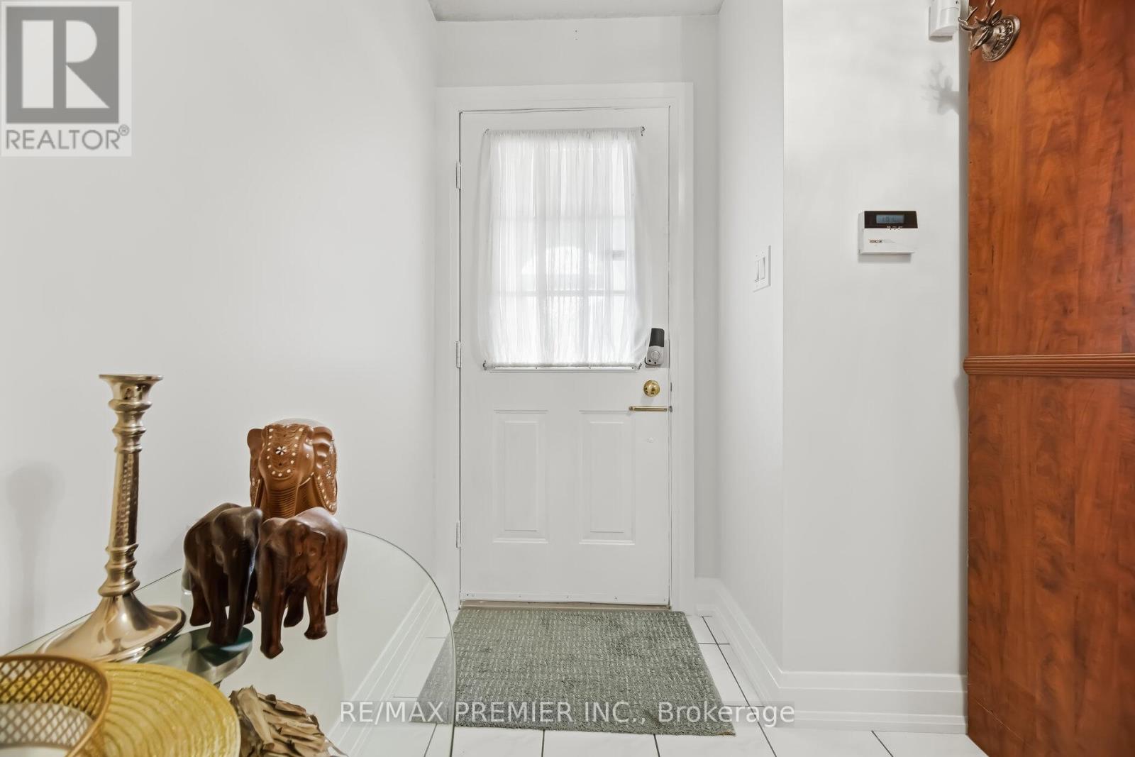 94 Apollo Road, Markham (Middlefield), Ontario  L3S 4H2 - Photo 4 - N12871508