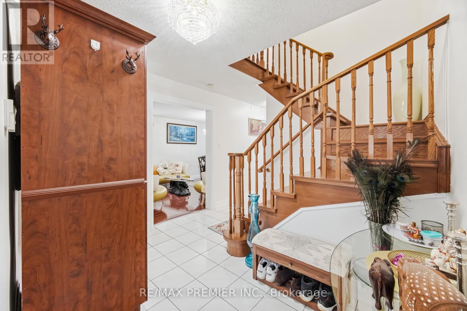 94 Apollo Road, Markham (Middlefield), Ontario  L3S 4H2 - Photo 5 - N12871508