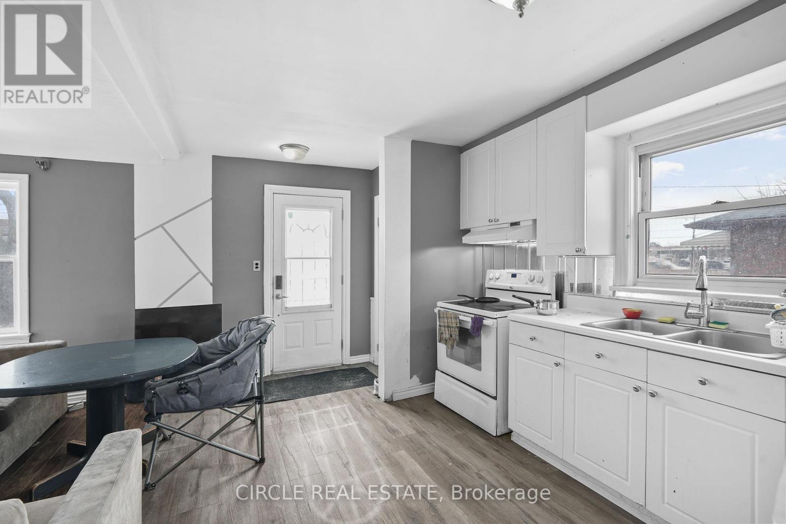 6755 Mcleod Road, Niagara Falls (Arad/fallsview), Ontario  L2G 3G7 - Photo 10 - X12789802