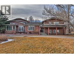 182 S 3 Street E, Magrath, Alberta