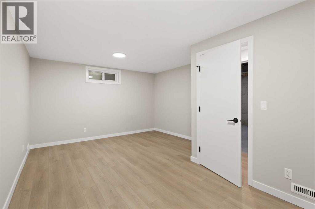 236 Silverview Way Nw, Calgary, Alberta  T3B 3K3 - Photo 32 - A2285156