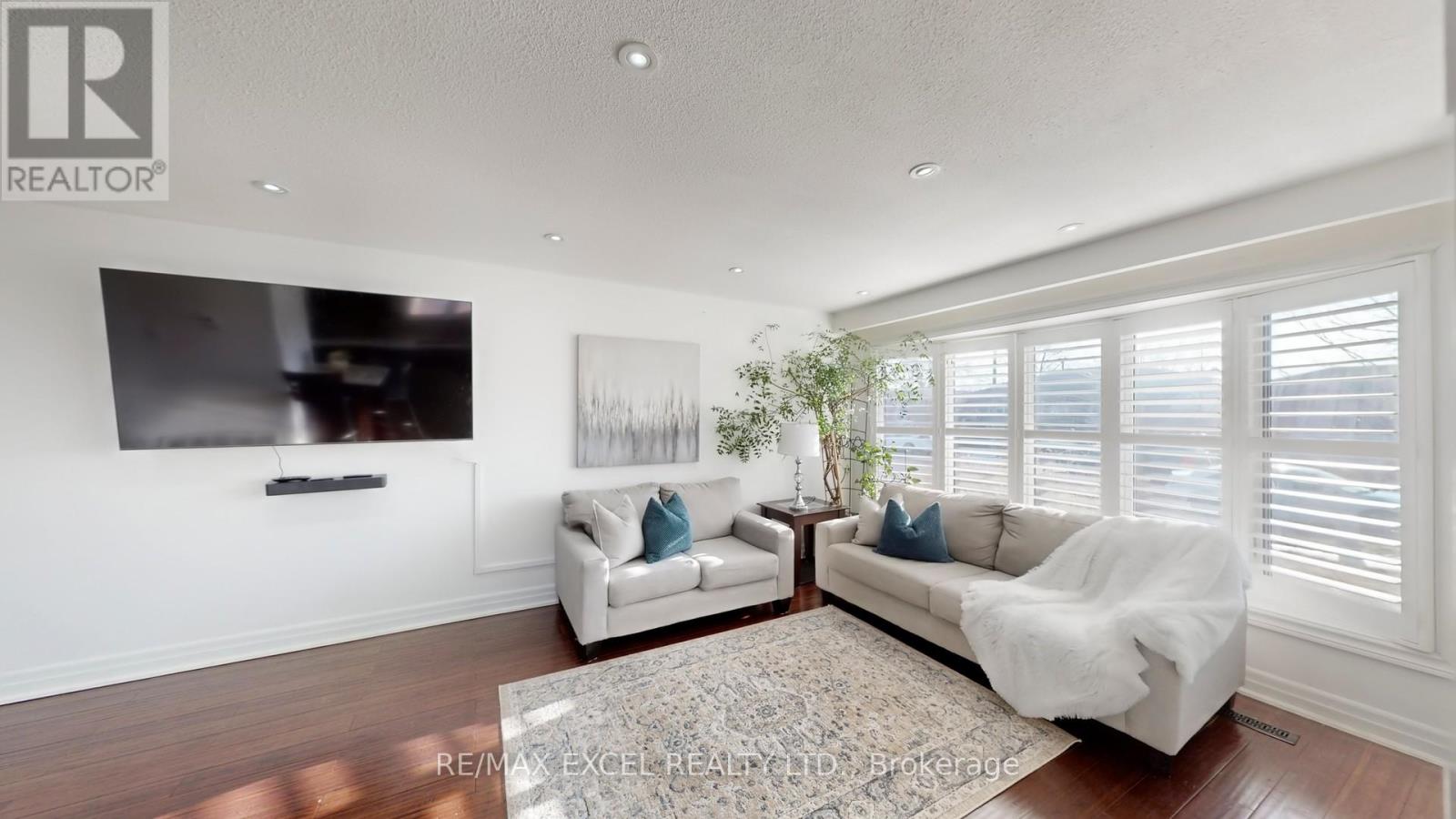 1849 Bonnymede Drive, Mississauga, Ontario  L5J 1E2 - Photo 11 - W12871392