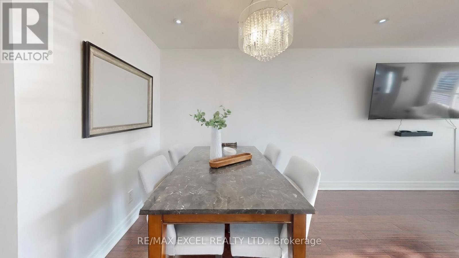 1849 Bonnymede Drive, Mississauga, Ontario  L5J 1E2 - Photo 19 - W12871392