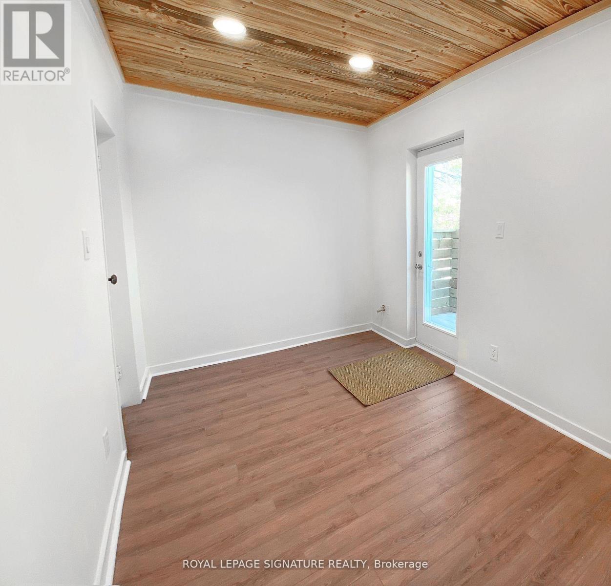 493 St Clarens Avenue, Toronto, Ontario  M5H 1W4 - Photo 10 - W12871400