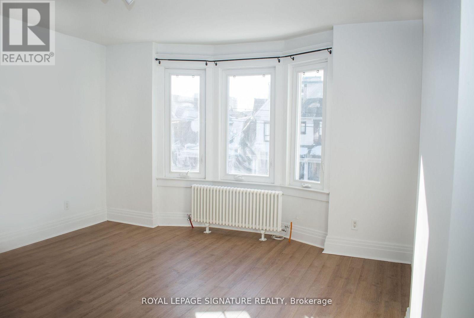 493 St Clarens Avenue, Toronto, Ontario  M5H 1W4 - Photo 6 - W12871400