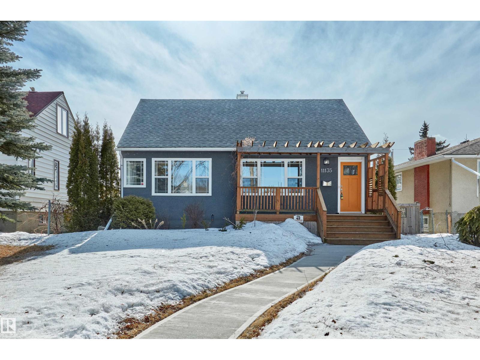 11135 62 AV NW, edmonton, Alberta