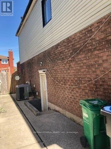 LOWER - 657 THAMESFORD TERRACE, Mississauga, Ontario