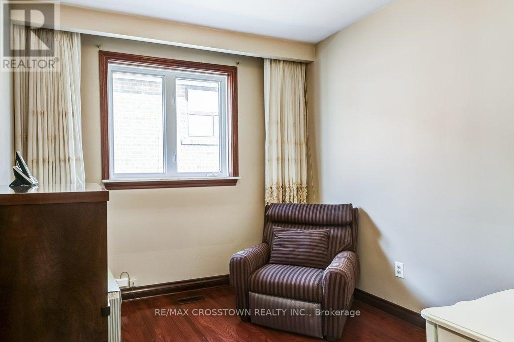 25 Rockbank Crescent, Toronto, Ontario  M9M 1L1 - Photo 25 - W12871488