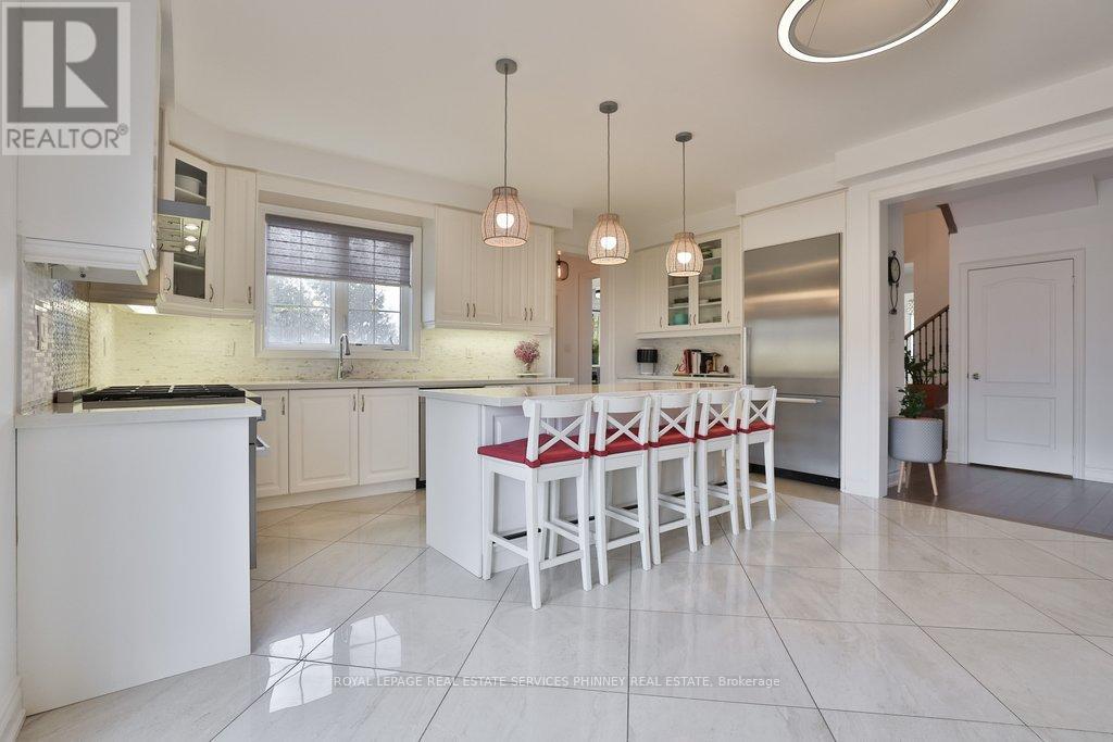 491 Threshing Mill Boulevard, Oakville, Ontario  L6H 7H5 - Photo 13 - W12871506