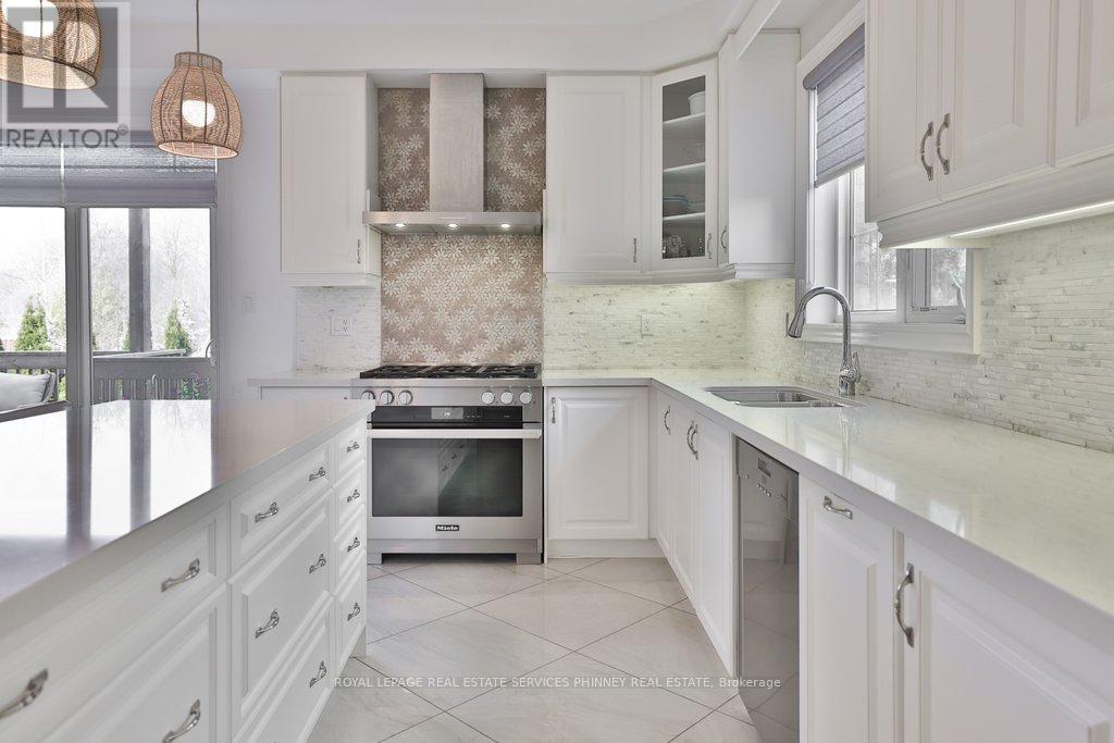 491 Threshing Mill Boulevard, Oakville, Ontario  L6H 7H5 - Photo 14 - W12871506