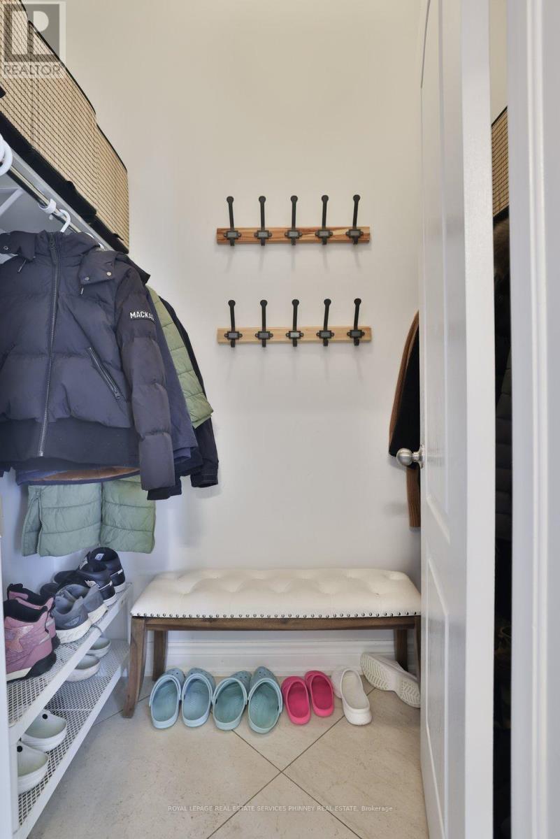 491 Threshing Mill Boulevard, Oakville, Ontario  L6H 7H5 - Photo 6 - W12871506