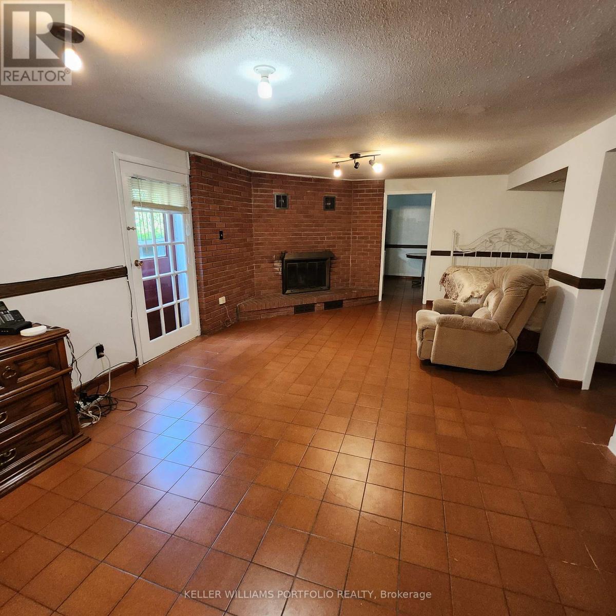 Lower Level - 2675 Sherhill Drive, Mississauga, Ontario  L5J 3Z2 - Photo 3 - W12871544