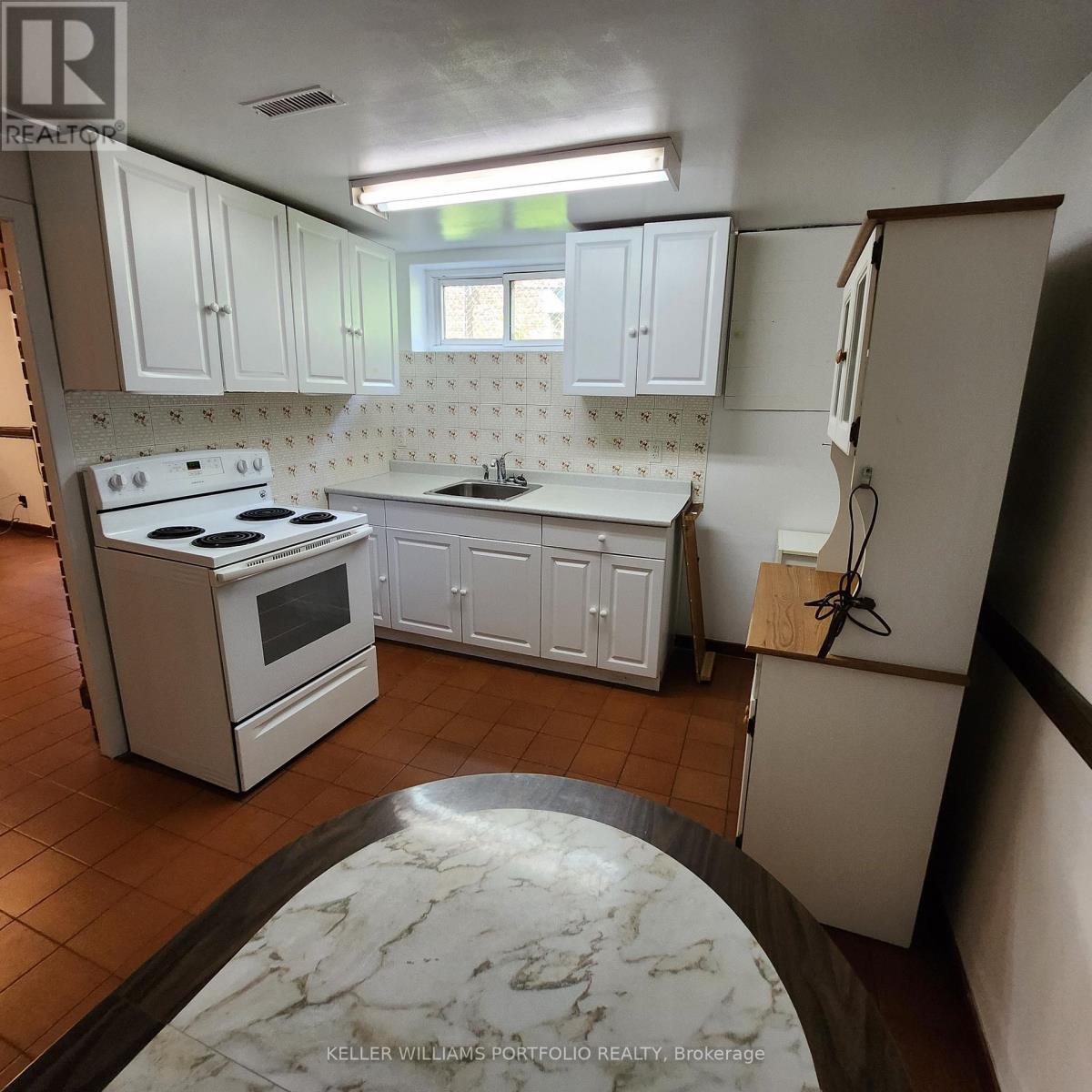 Lower Level - 2675 Sherhill Drive, Mississauga, Ontario  L5J 3Z2 - Photo 5 - W12871544