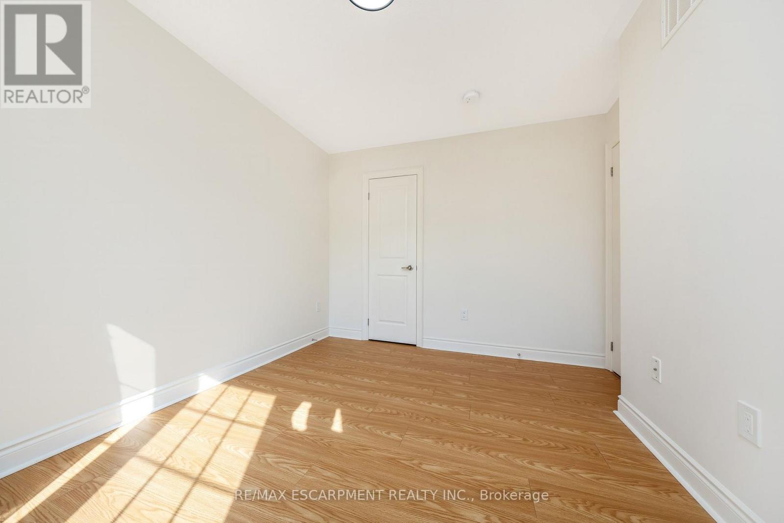 2419 Baronwood Drive, Oakville, Ontario  L6M 0J7 - Photo 32 - W12871572