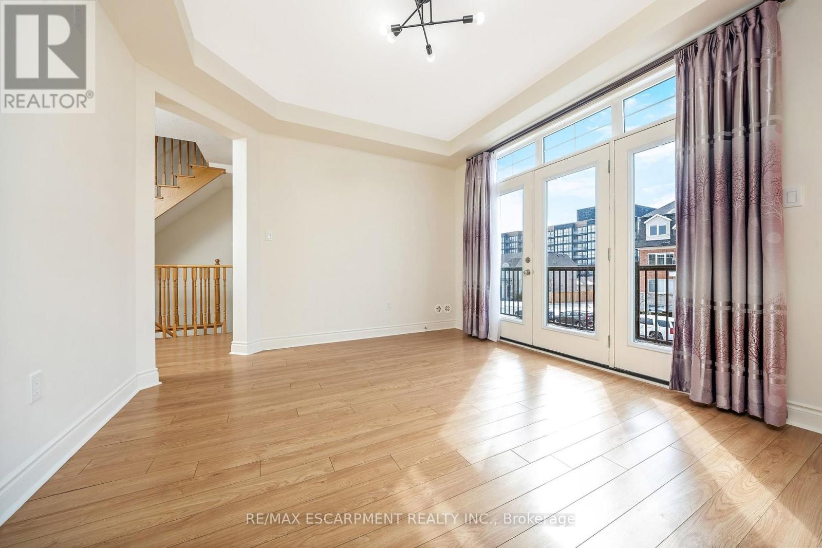 2419 Baronwood Drive, Oakville, Ontario  L6M 0J7 - Photo 8 - W12871572