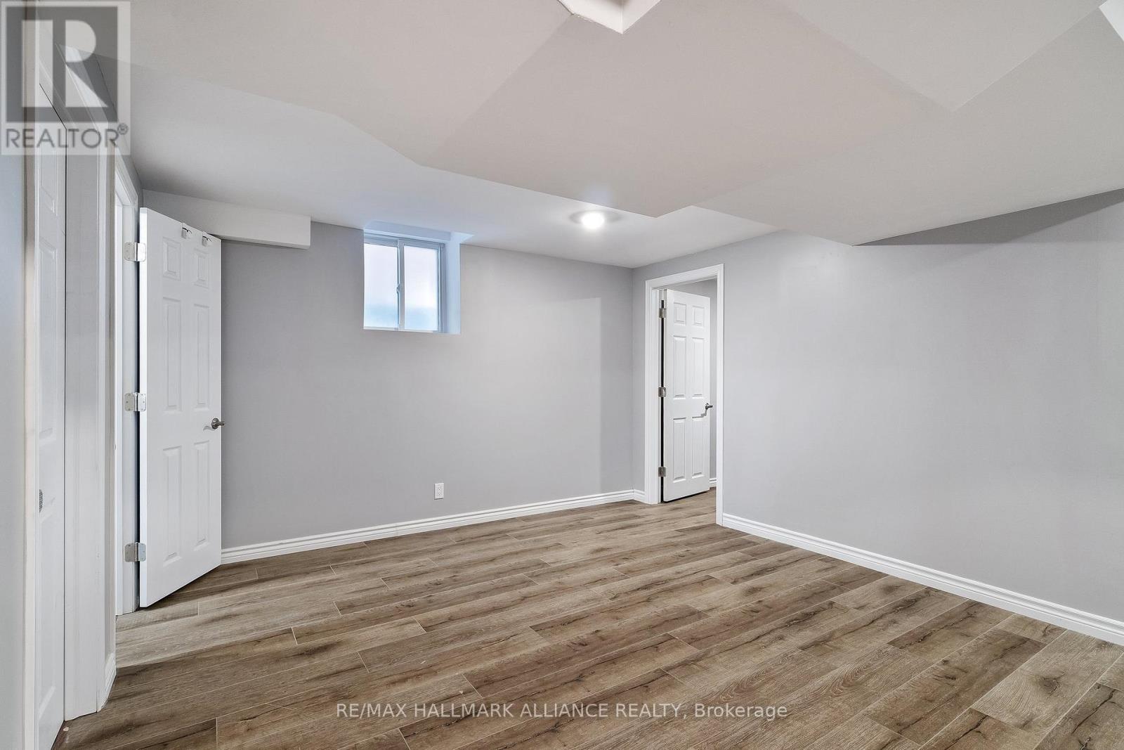 12 Hadfield Circle, Brampton, Ontario  L6R 0N6 - Photo 5 - W12871578