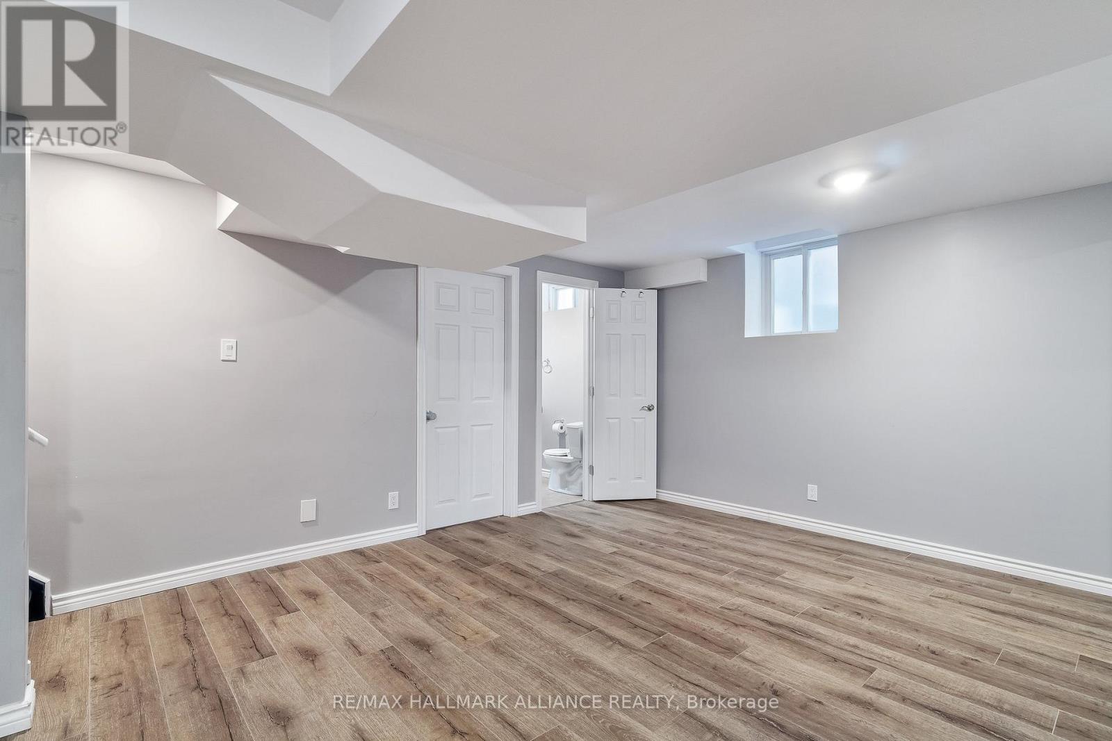 12 Hadfield Circle, Brampton, Ontario  L6R 0N6 - Photo 6 - W12871578