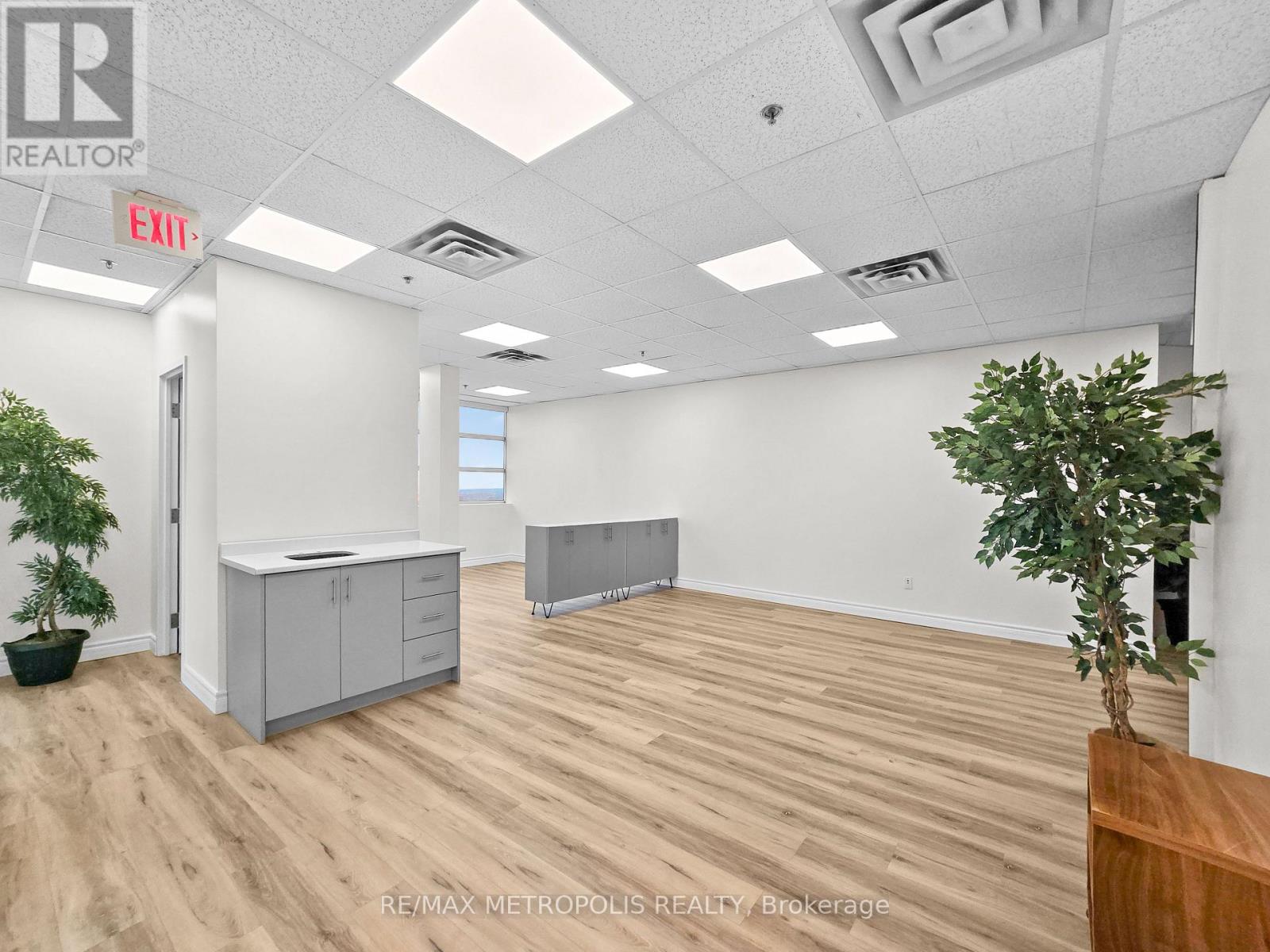 615a - 2250 Bovaird Drive E, Brampton, Ontario  L6R 3J5 - Photo 8 - W12871584