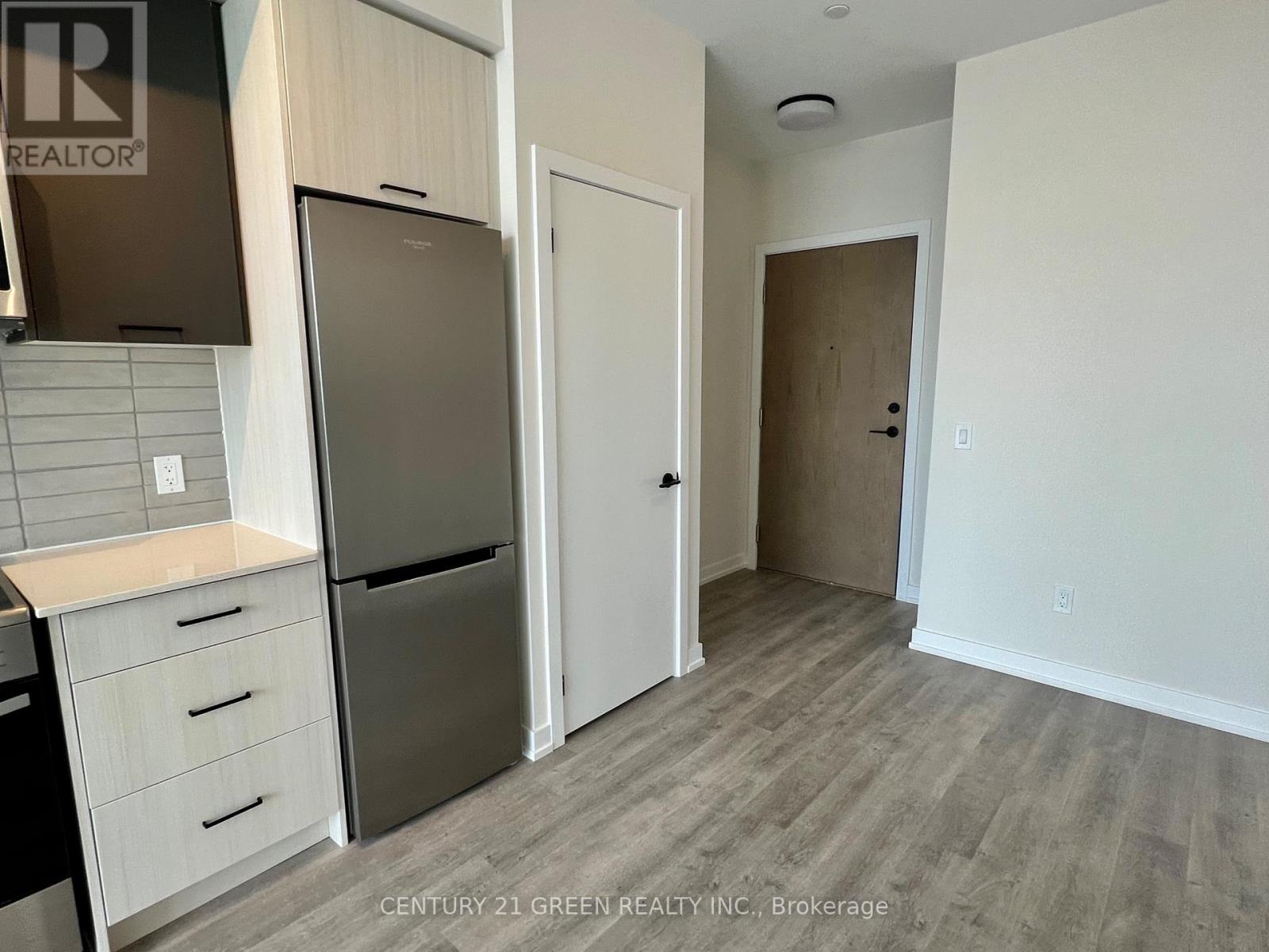 1011 - 2300 St. Clair Avenue W, Toronto, Ontario  M6N 0B3 - Photo 11 - W12871640