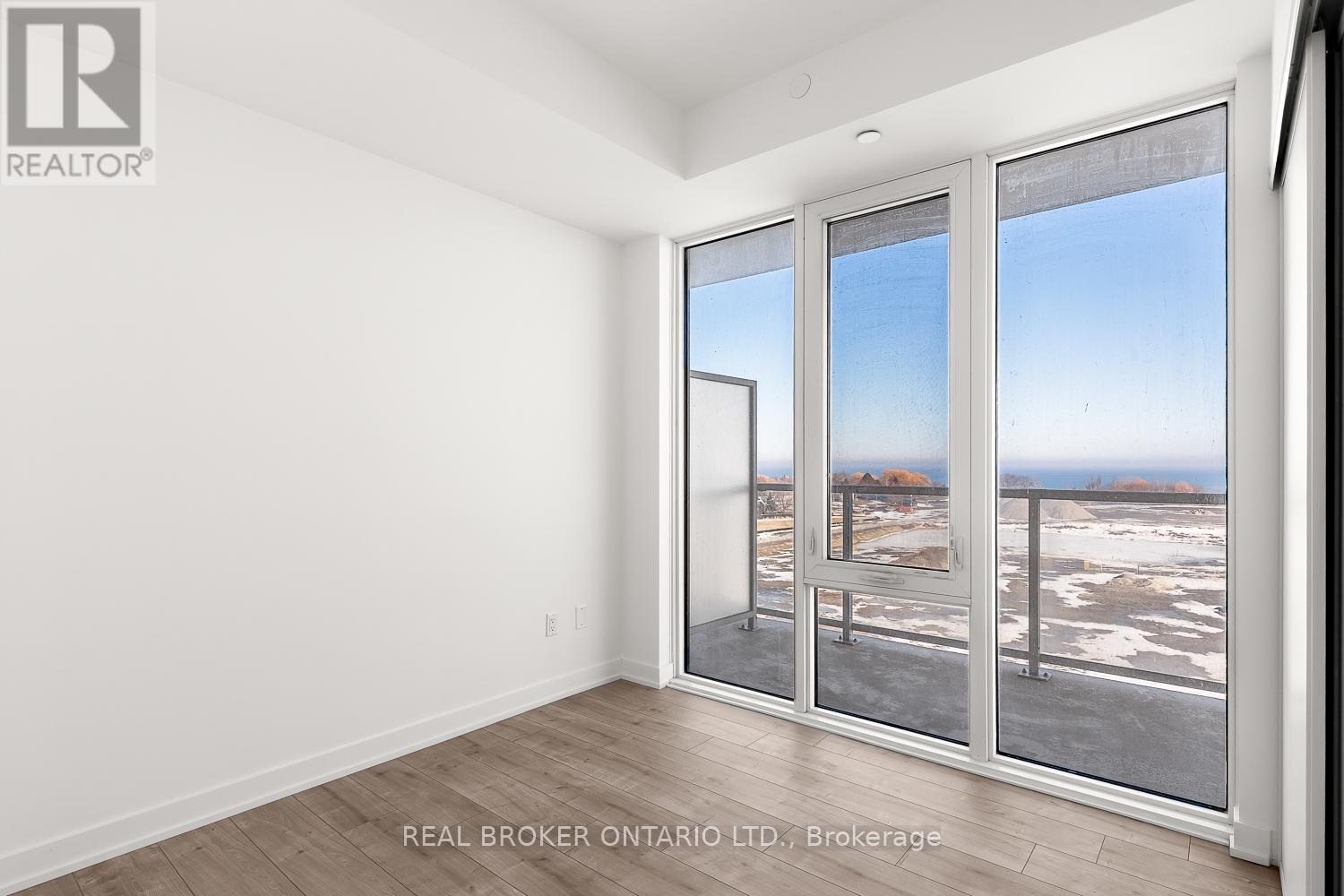 612 - 220 Missinnihe Way, Mississauga, Ontario  L5H 0A9 - Photo 10 - W12871646