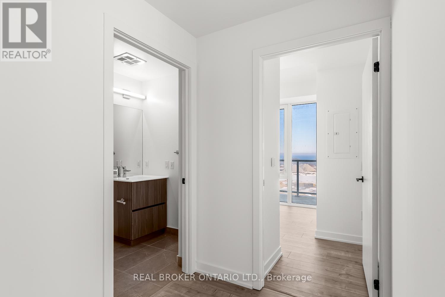 612 - 220 Missinnihe Way, Mississauga, Ontario  L5H 0A9 - Photo 15 - W12871646