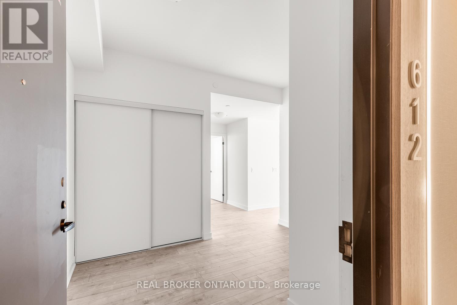 612 - 220 Missinnihe Way, Mississauga, Ontario  L5H 0A9 - Photo 6 - W12871646