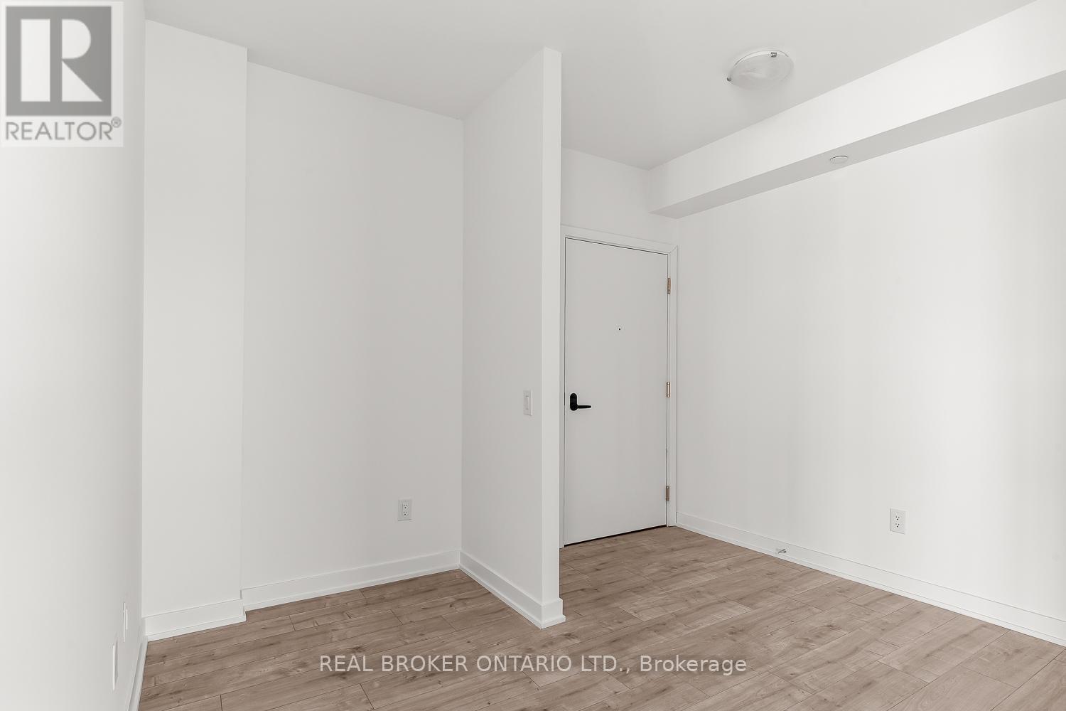 612 - 220 Missinnihe Way, Mississauga, Ontario  L5H 0A9 - Photo 7 - W12871646