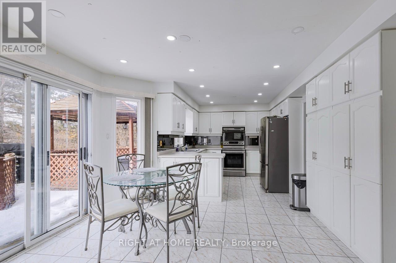 3391 Cajun Crescent, Mississauga, Ontario  L5L 5T8 - Photo 11 - W12871658