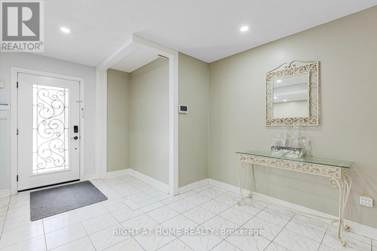 3391 Cajun Crescent, Mississauga, Ontario  L5L 5T8 - Photo 4 - W12871658