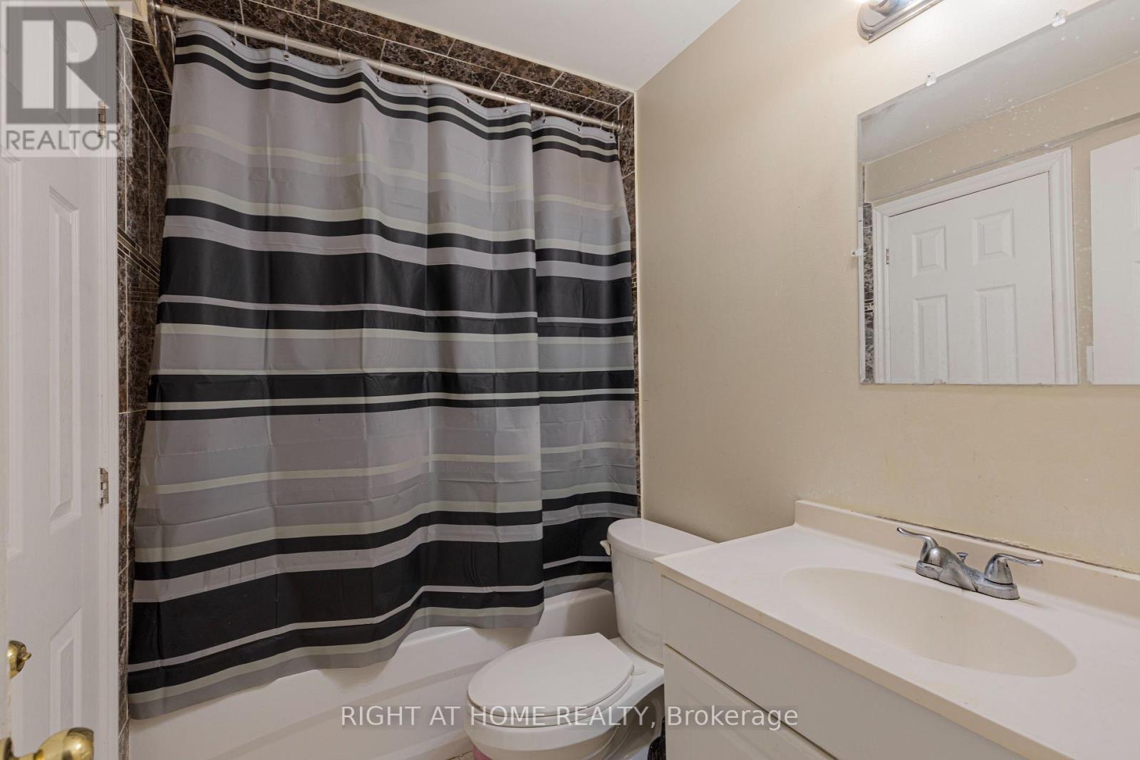 3391 Cajun Crescent, Mississauga, Ontario  L5L 5T8 - Photo 40 - W12871658