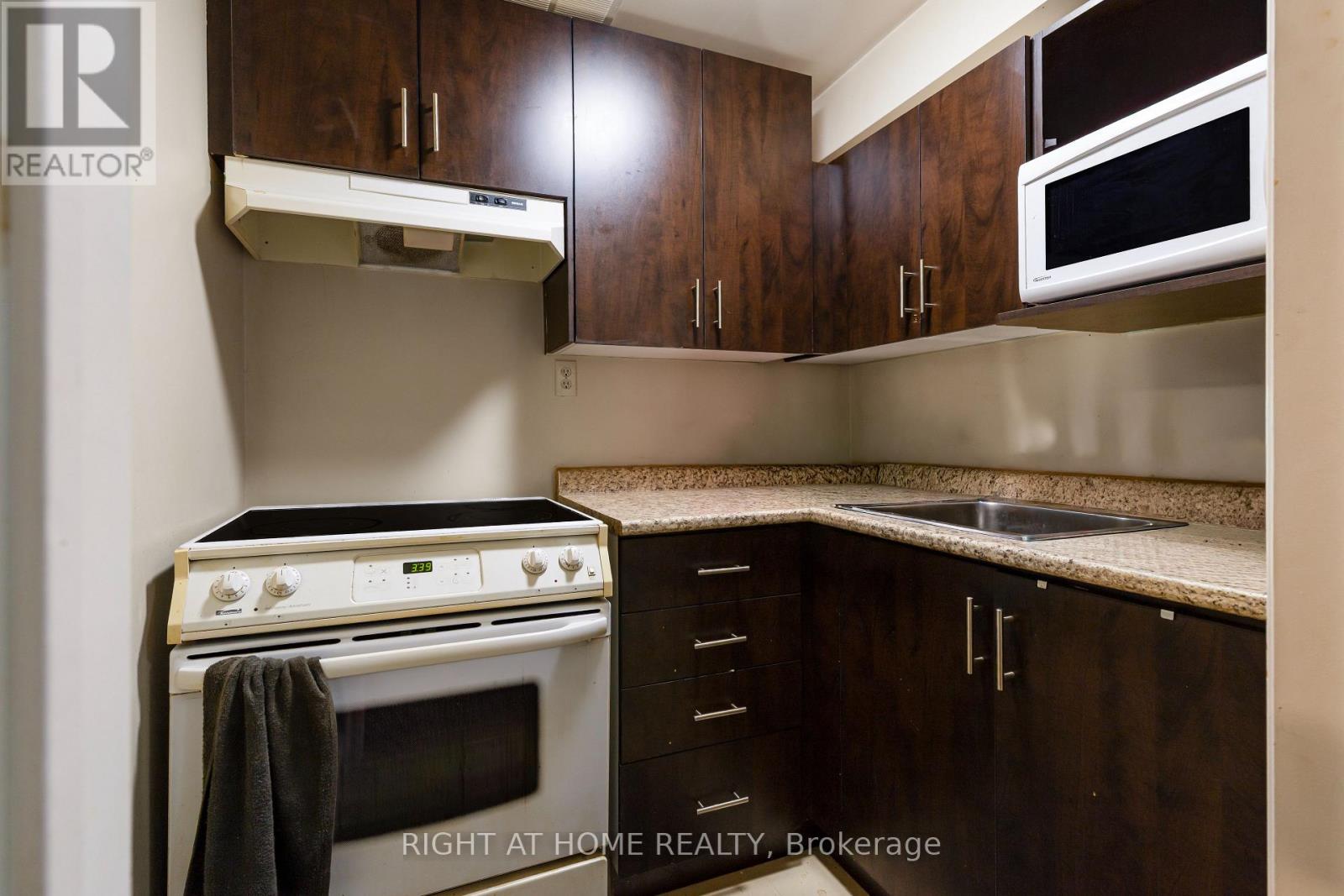 3391 Cajun Crescent, Mississauga, Ontario  L5L 5T8 - Photo 46 - W12871658