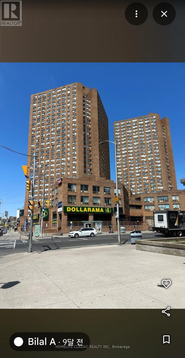 2340 Dundas Street W, Toronto, Ontario  M6P 4A9 - Photo 3 - W12871676