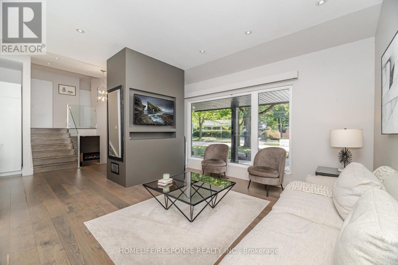 5011 Spruce Avenue, Burlington, Ontario  L7L 1M6 - Photo 4 - W12871678