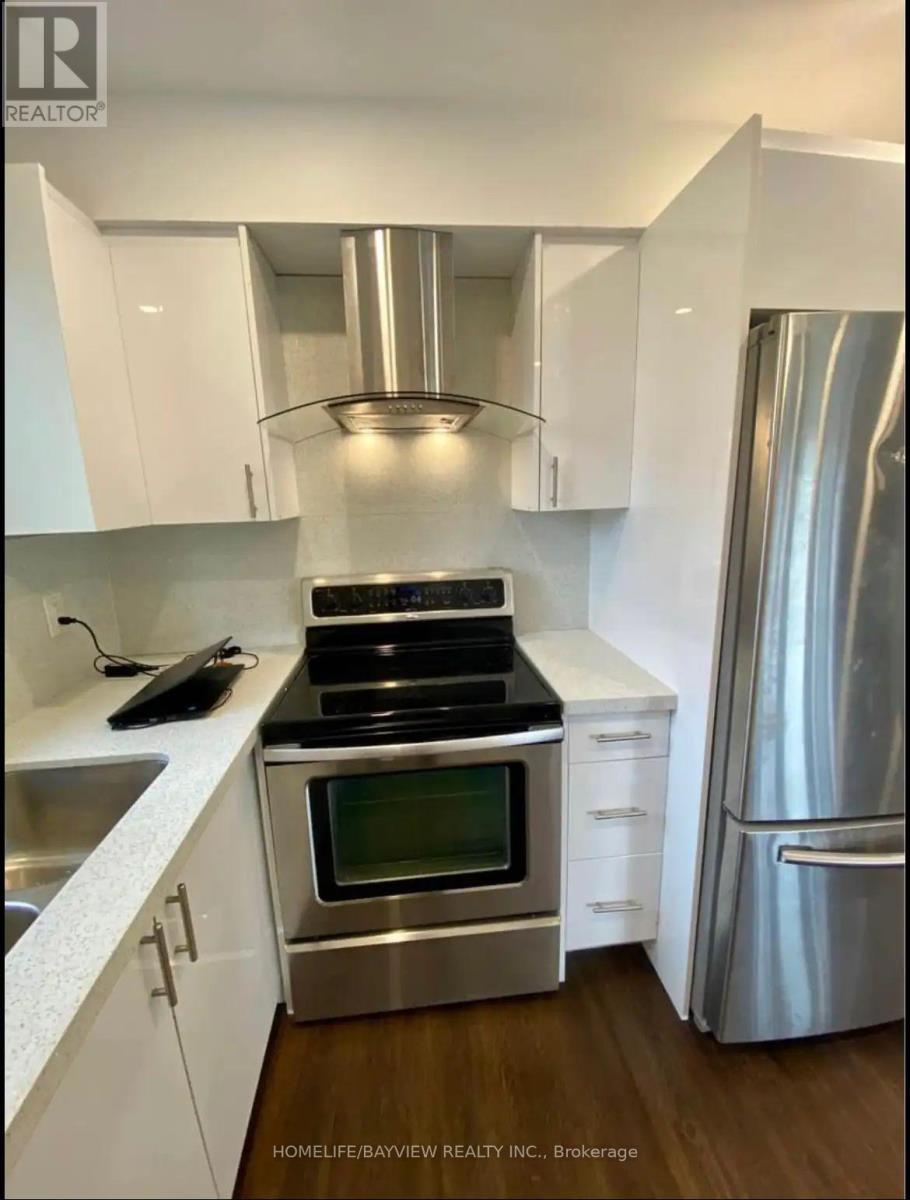 203 John Street, Brampton, Ontario  L6W 2A5 - Photo 4 - W12871708