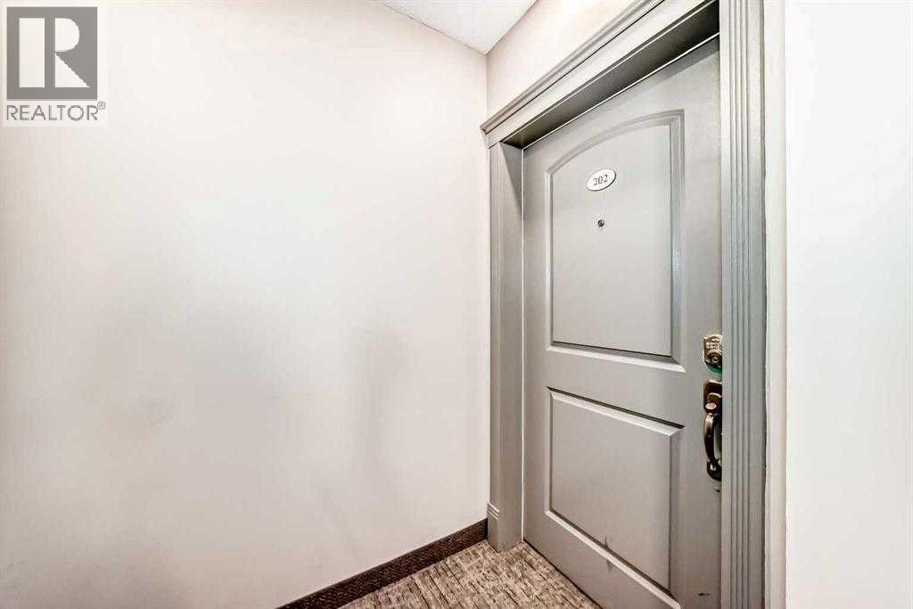202, 8 Prestwick Pond Terrace Se, Calgary, Alberta  T2Z 4P3 - Photo 3 - A2290282