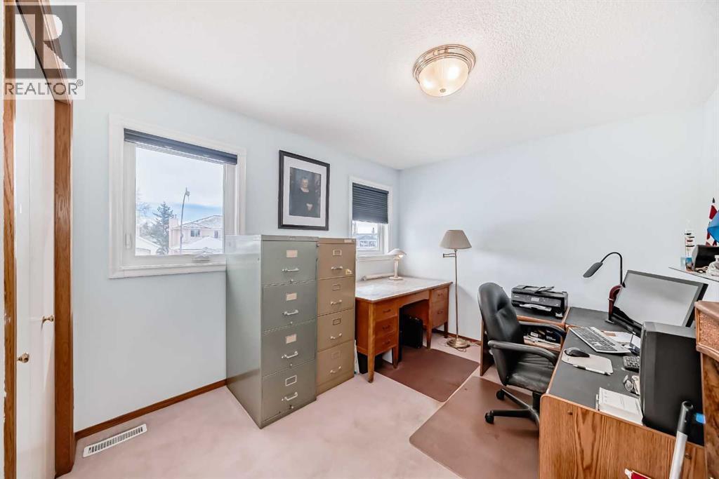 107 Hawkmount Heights Nw, Calgary, Alberta  T3G 3S5 - Photo 27 - A2290848