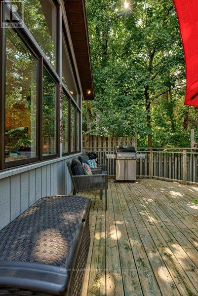 69 Longwood Drive, Waterloo, Ontario  N2L 4B6 - Photo 33 - X12871460