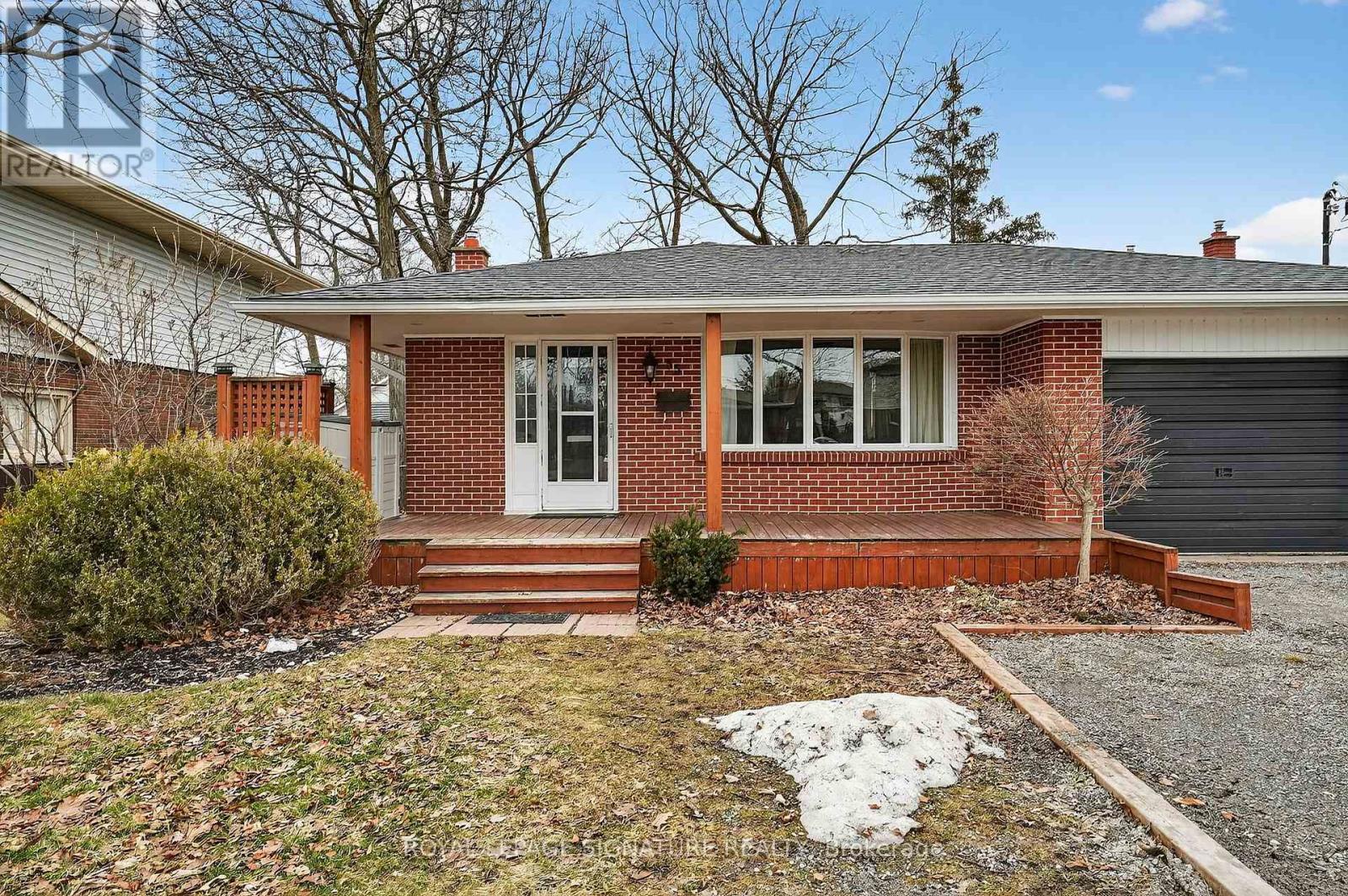 55 Burness Drive, St. Catharines, Ontario  L2P 1J4 - Photo 4 - X12871494