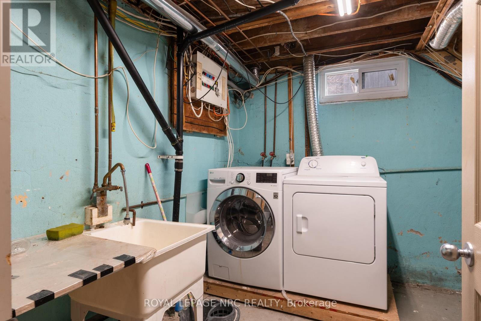 Lower - 11 Broadmore Avenue, St. Catharines, Ontario  L2M 6A4 - Photo 15 - X12871516