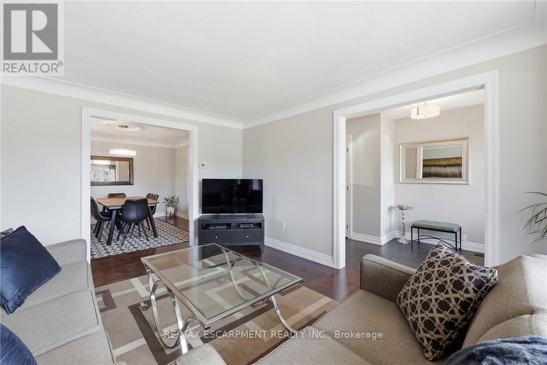 14 Atkins Drive, Hamilton, Ontario  L9C 6S1 - Photo 11 - X12871642