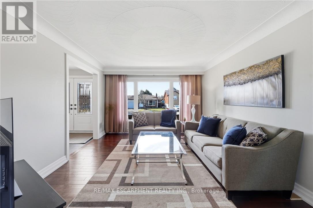 14 Atkins Drive, Hamilton, Ontario  L9C 6S1 - Photo 12 - X12871642