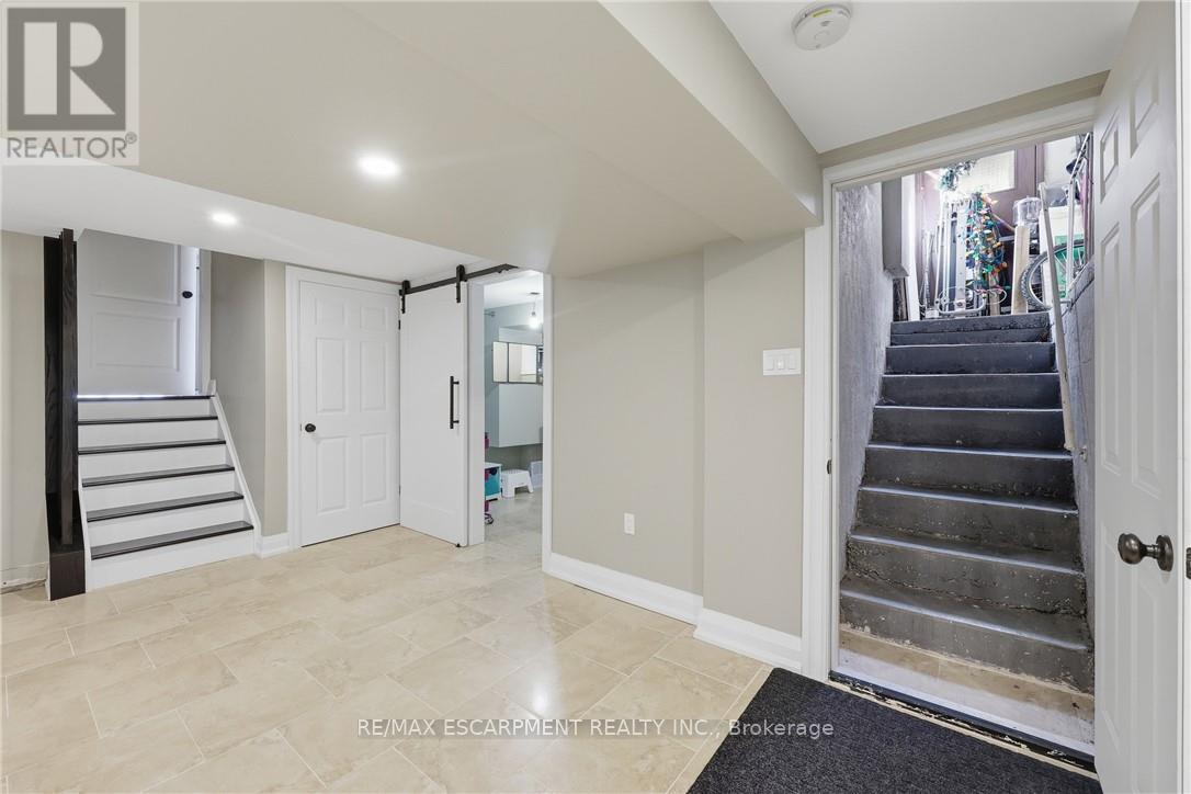 14 Atkins Drive, Hamilton, Ontario  L9C 6S1 - Photo 35 - X12871642