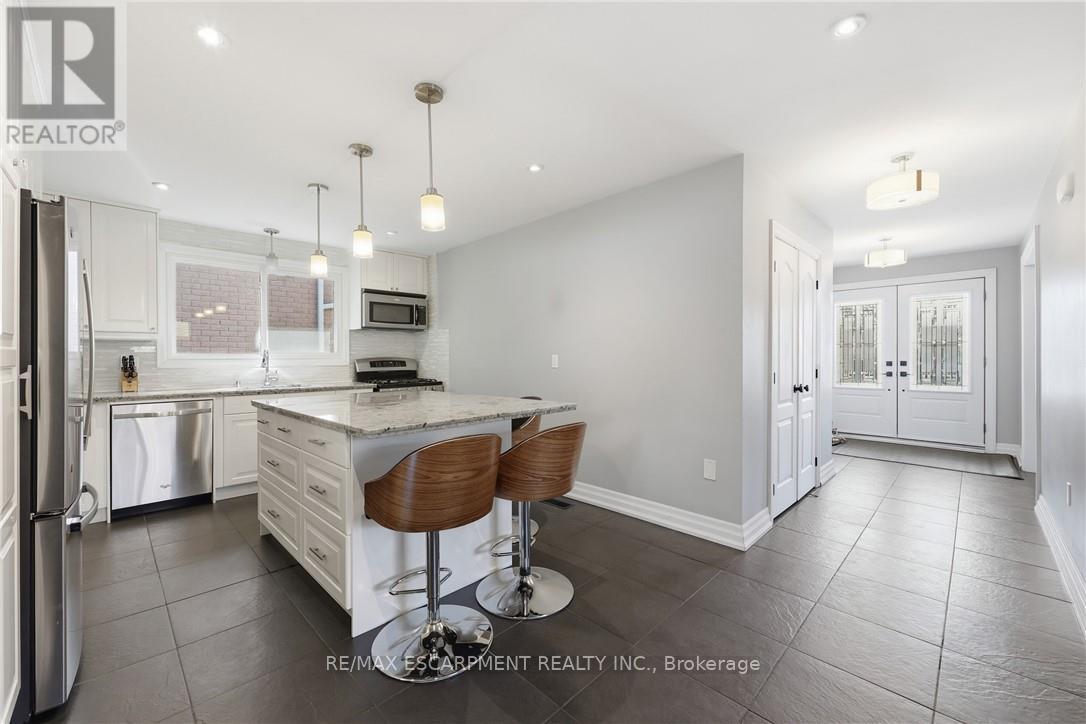 14 Atkins Drive, Hamilton, Ontario  L9C 6S1 - Photo 6 - X12871642