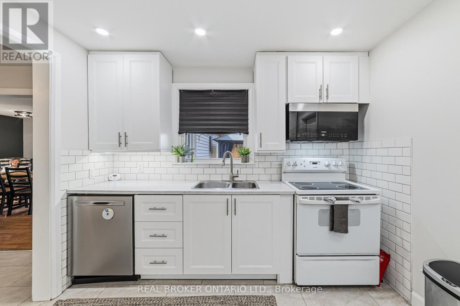 1378 Upper Wellington Street, Hamilton, Ontario  L9A 3S9 - Photo 12 - X12871656