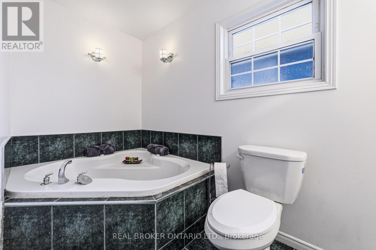 1378 Upper Wellington Street, Hamilton, Ontario  L9A 3S9 - Photo 23 - X12871656