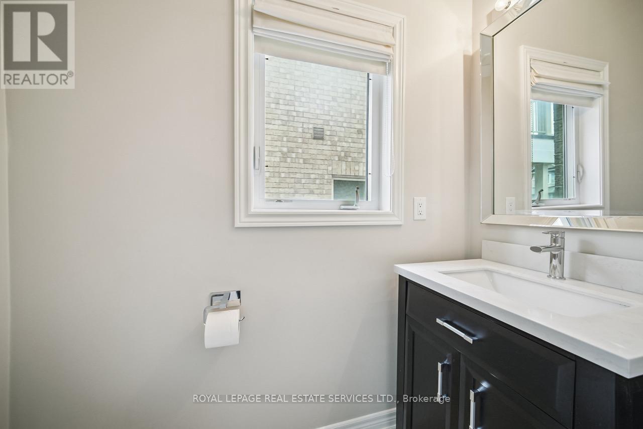 48 Manordale Crescent, Vaughan, Ontario  L4H 0T7 - Photo 6 - N12871512