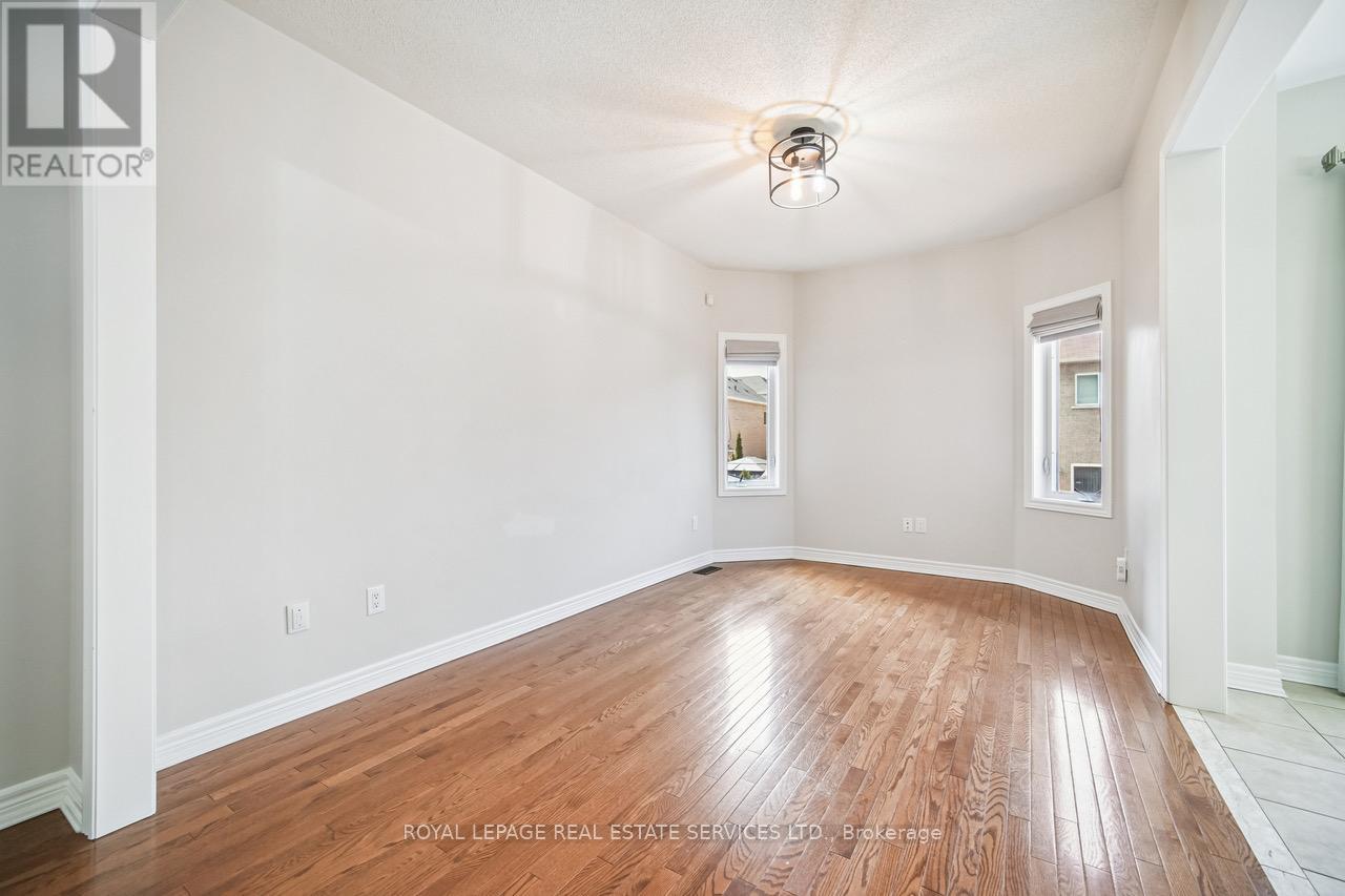 48 Manordale Crescent, Vaughan, Ontario  L4H 0T7 - Photo 5 - N12871512