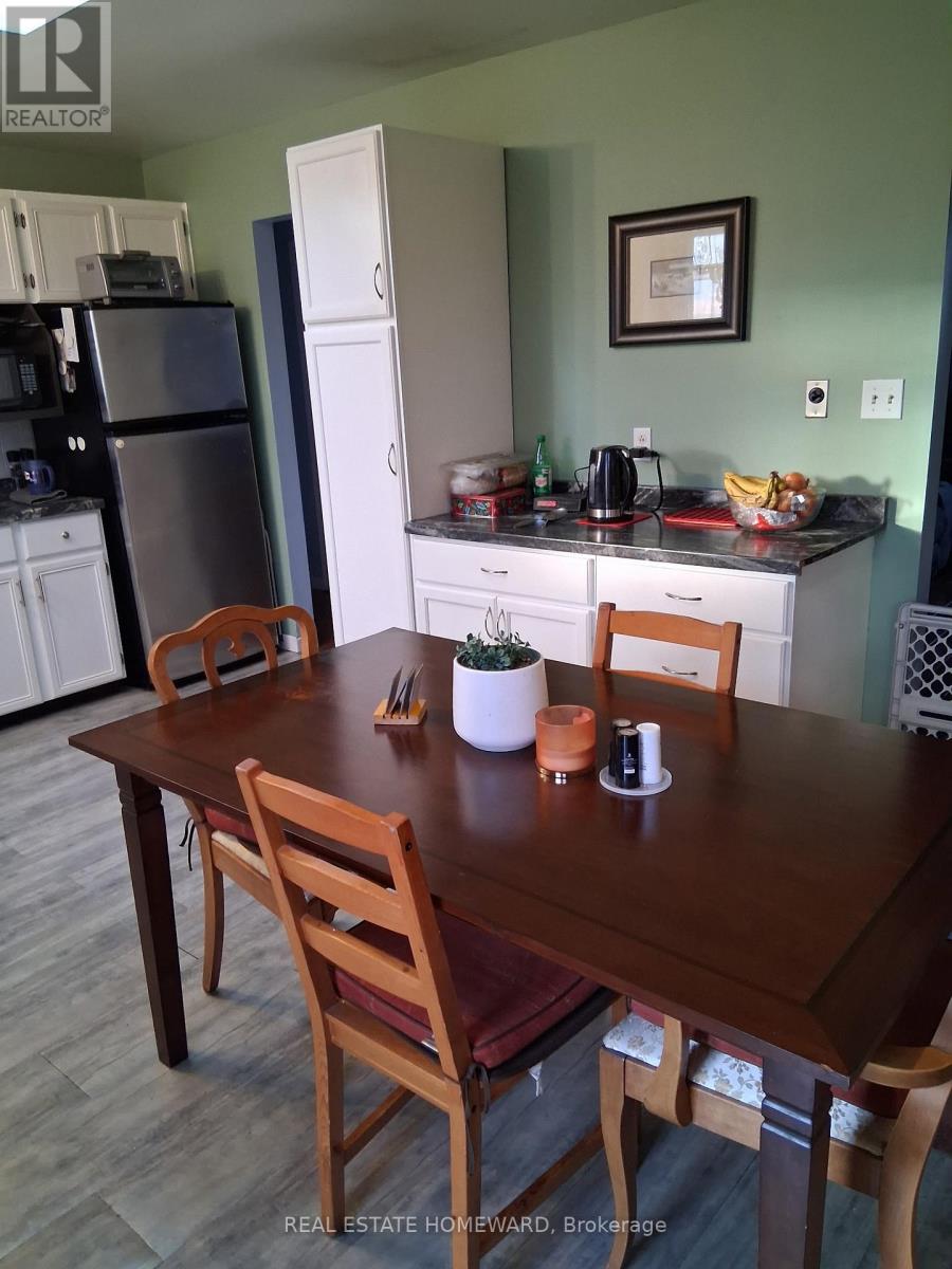 35 Bleeker Avenue, Quinte West (Trenton Ward), Ontario  K8V 5Y2 - Photo 15 - X12731268