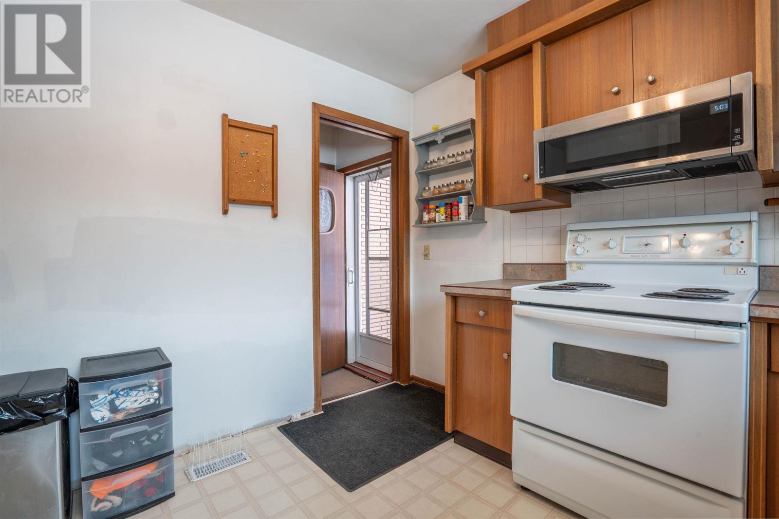 94 Florwin Dr, Sault Ste. Marie, Ontario  P6A 4J1 - Photo 9 - SM260458