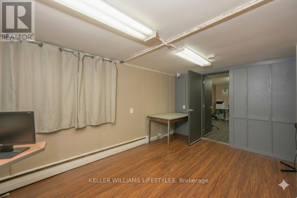 1235 Dundas Street, London East, Ontario  N5W 3B1 - Photo 12 - X12865024